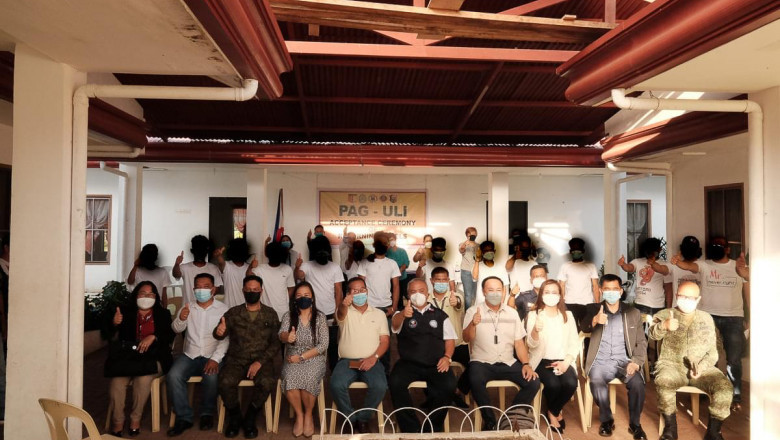 10 kanhi rebelde, tipsters nakadawat ug tabang pinansyal