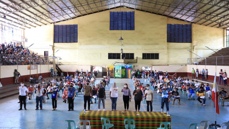 P5,000 nadawat nga ayuda sa 353 residente sa Mati