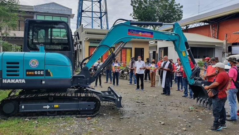 Santo Tomas LGU procures P2.2-M hydraulic excavator