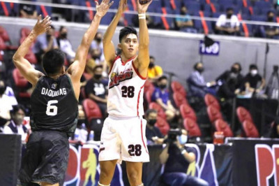 VIDEO: Lefty Davaoeno sharpshooter Allyn Bulanadi finds groove in 2nd PBA game with 10 points in 2022 Governor's Cup