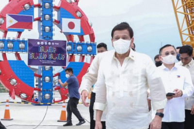 Duterte hopes  next admin to continue big infra projects