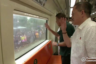 Duterte leads opening of Lucena-San Pablo Commuter railway line