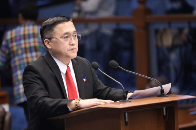 Bong Go co-sponsors resolution recognizing and commending Filipina nurse Parsons for receiving George Cross Award