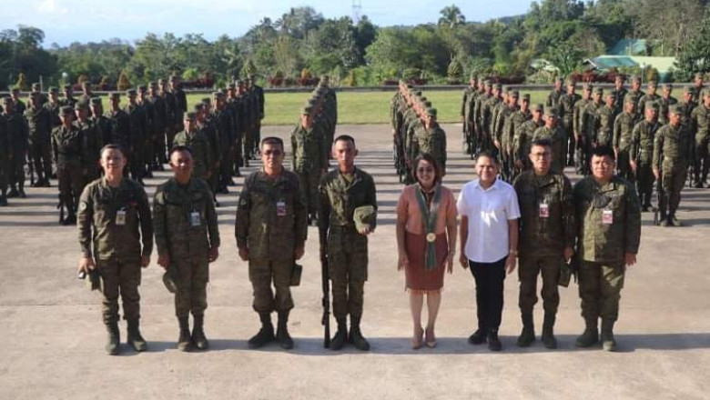 Former NPA leader leads 107 graduates of 10th ID Candidate Soldier Course