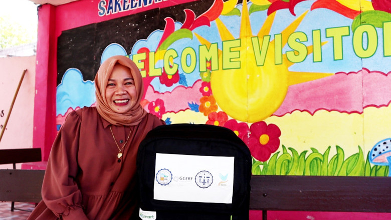 Madrasah educator in Maguindanao del Norte  benefits from Smart’s School-in-a-Bag