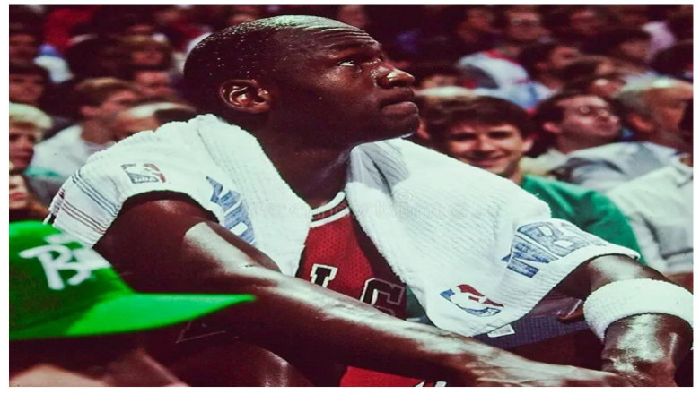 "What am I going to say to my family?" : Michael Jordan said no to playing basketball one-on-one with Scott Burrell because he felt like Scott didn't respect his game