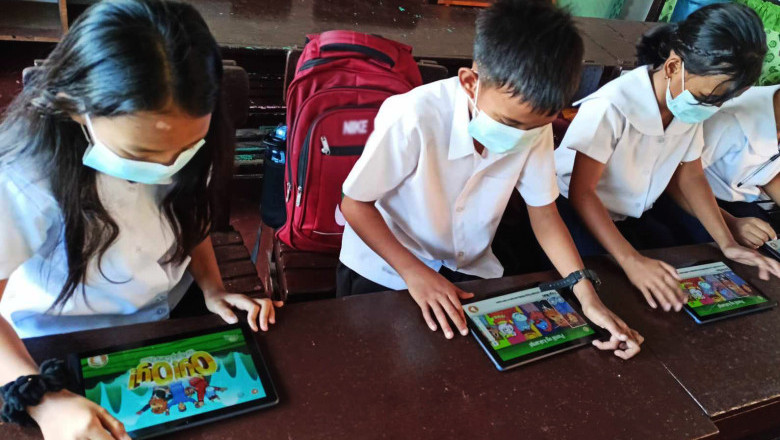 Surigao del Sur school goes digital with PLDT and Smart School-in-a-Bag