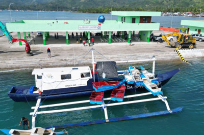 BFAR nihatag ug P8-M fishing vessel sa mga mananagat sa Mati City