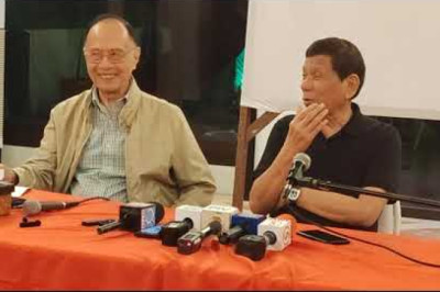 FPRRD talks to the members of Davao media in a press conference held Feb. 27 in a restaurant in Davao City