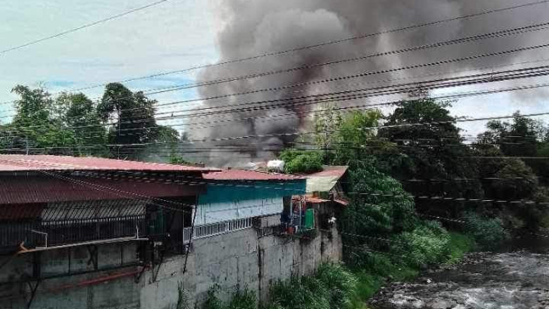17 balay ugdaw sa sunog sa Crossing Bayabas