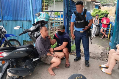 Cop tagged in bus shooting faces double  frustrated murder raps