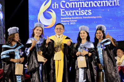 Bong Go  supports students during Davao del Sur State College’s Commencement Exercises, advocates  inclusivity in education