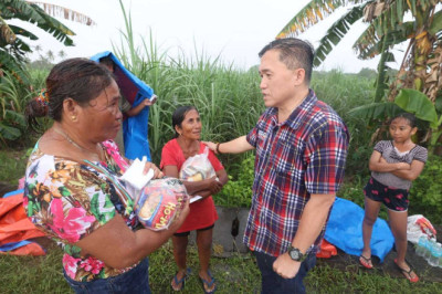 Sen. Bong Go visits Cebu to help quake hit communities; reminds DOH, PhilHealth to ensure health needs are met