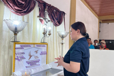 VP Sara Duterte visits earthquake and fire victims in Davao Region