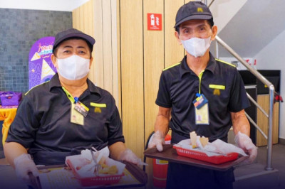 Fast-food chains in Davao City hire over 200 senior citizens, PWDs