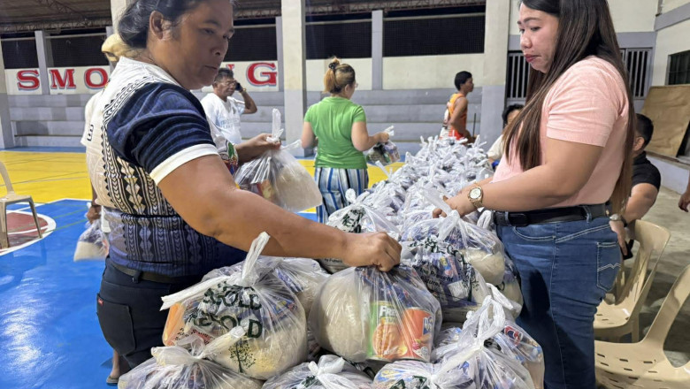 Bong Go gives aid to typhoon victims in Nasipit, Agusan del Norte