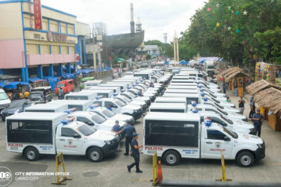 Davao City LGU gives 35 new vehicles, 600 raincoats to DCPO
