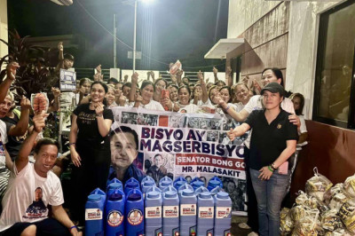 Sen. Bong Go extends immediate assistance to families affected by Davao City flash flood, reiterates importance of disaster preparedness and community support